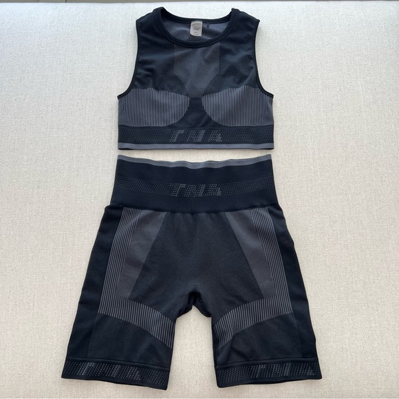 TNA Pants - TNA 2-Piece Seamless Knit Top and Short Set